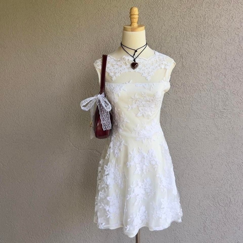 Y2K Charlotte Russe White Lace Mini Dress A-Line Size‎ Medium Preppy Boho